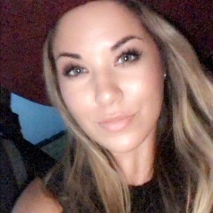 Meet your Posher, Roni